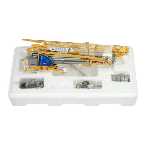 224 - Boxed Potain IGO 21 Self Erecting 1:50 scale diecast model crane c2004. Box W 31cm, D 15cm, H 13cm.