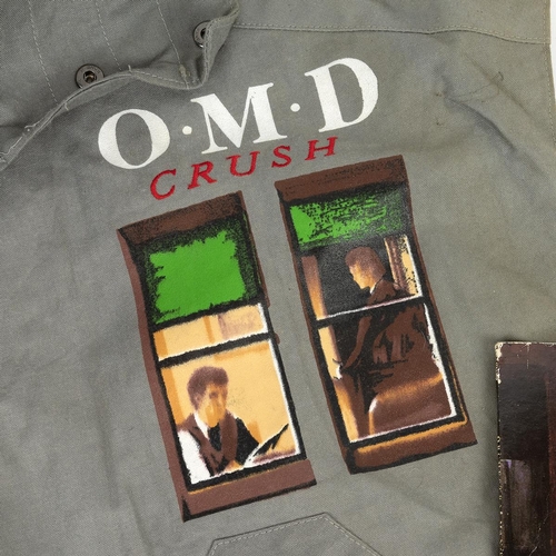 251 - Orchestral Manoeuvres in the Dark/O.M.D - A promotional Crush album launch party grey gillet, size m... 