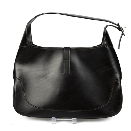 367 - Modern Gucci black leather handbag with a single loop handle, silver coloured hardware and single zi... 