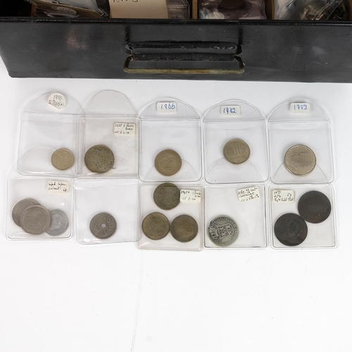 54 - Large coin collection, including circulating issues from Malta, Portugal, Singapore, Zambia, Yugosla... 