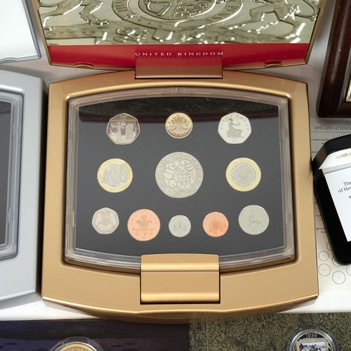 65 - Proof coins, banknotes and sets, largely gold plated with a small amount of 925 silver proof. Includ... 