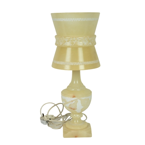 88 - Vintage marble Jardiniere on Stand (H 92cm combined) together with a square based marble table lamp ... 