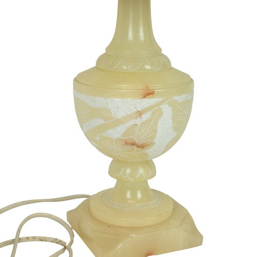 88 - Vintage marble Jardiniere on Stand (H 92cm combined) together with a square based marble table lamp ... 