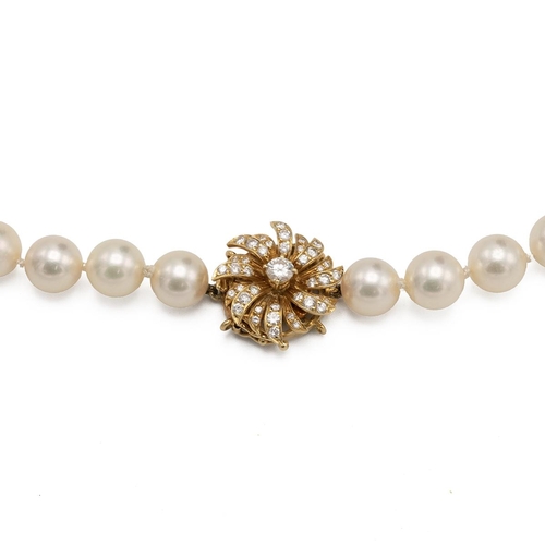 168 - A uniform row of cultured pearls, the forty seven pearls of approximately 8.5-9 mm diameter, to an 1... 