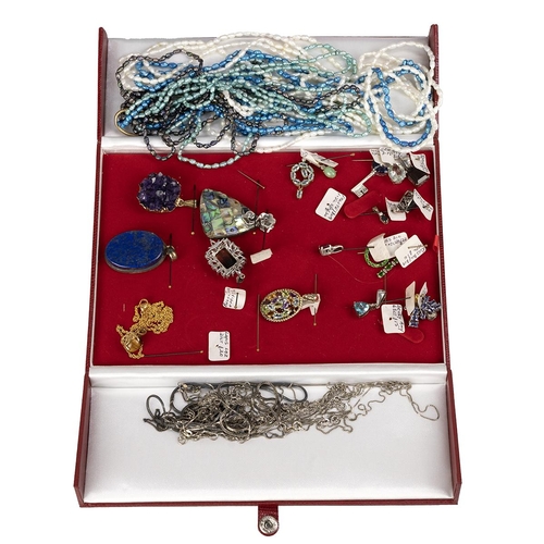 170 - Costume jewellery to include necklaces, rings, watches and other items.