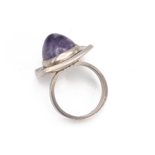 18 - Brodrene Bjerring - a Danish mid-century amethyst set silver ring, circa 1970, finger size K 1/2.