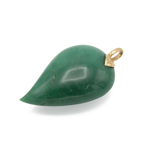 186 - Pierre Pfeiffer jade heart-shaped pendant, with 18ct gold loop, along with a beaded necklace.