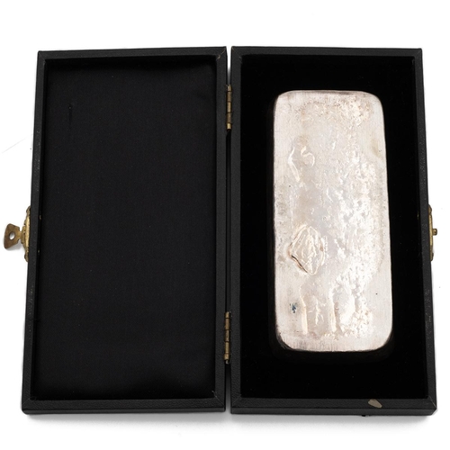 288 - 999 silver one-kilo bar, Johnson Matthey, dated to the side 1974 cased.