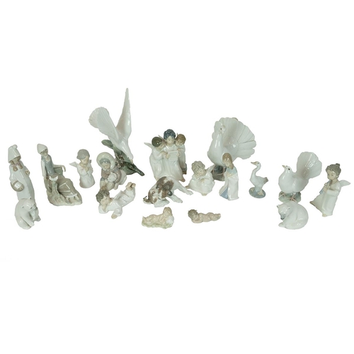 164 - Lladro - collection of eighteen figurines to include Turtle Dove 4550, Dove 1015, Dove 1016, Dog and... 