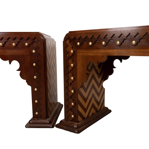 333 - Pair of contemporary bespoke Mahogany & Maple oversized console tables (2). Herringbone design to to... 