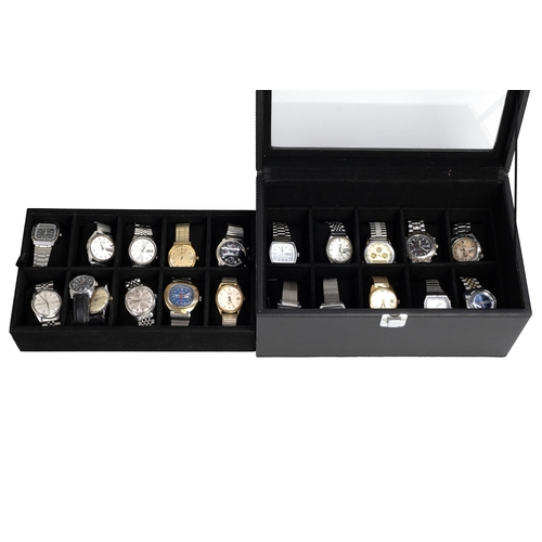 62 - Collection of 21 vintage gentleman's wristwatches in case.  All stainless steel or gilt plated cases... 