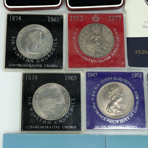 80 - UK commemorative coin and medal collection. Includes 17x 25p Crown coins, some in square holders, ot... 