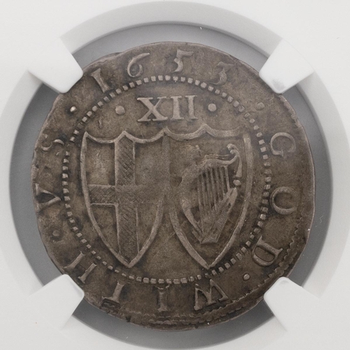 105 - 1653 Commonwealth silver Shilling (S 3217, North 2724, ESC 987, Bull 124). Obverse: English shield w... 