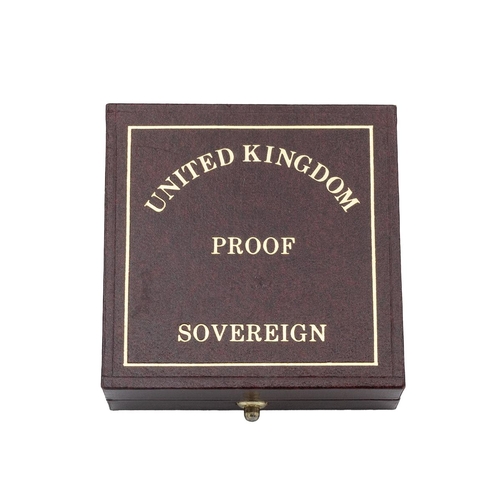 394 - 1996 Elizabeth II gold proof Sovereign in the original presentation case. Obverse: right-facing port... 