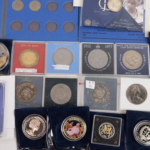 81 - Collection of commemorative Crown coins and other collectable British coinage as well as currency fr... 