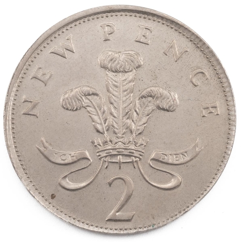 134 - 1975 Elizabeth II cupronickel 2p Royal Mint error coin, likely struck on the wrong blank. Weight: 6.... 