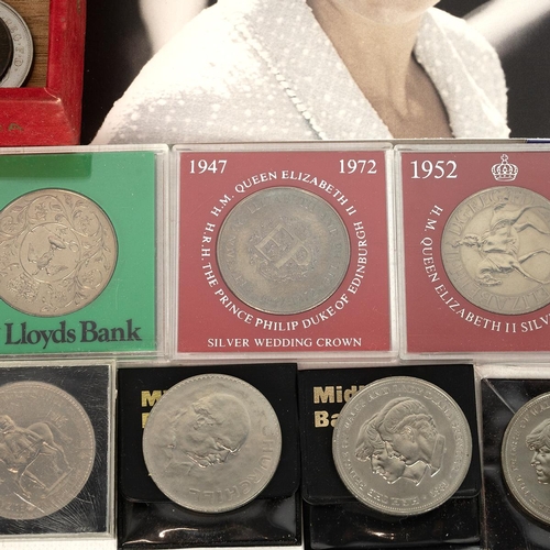 145 - Mixed Coins and medallions including a cased 10th anniversary Independence Medallion, Princess Diana... 