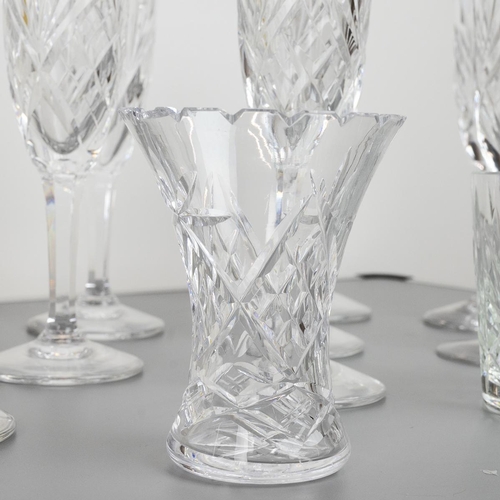 216 - Collection of crystal glassware to include 9 x whisky tumblers, 7 x brandy bowls, 4 x decanters, 13 ... 