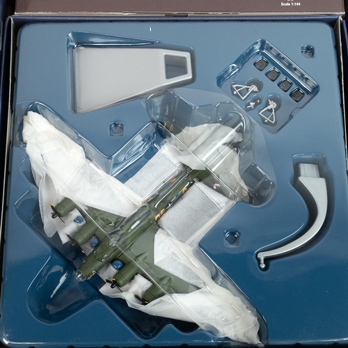 276 - Boxed Corgi Aviation Archive die cast aeroplanes. Boeing B-17 Flying Fortress 'Memphis Belle' scale ... 