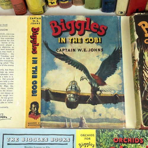 282 - Captain W.E.Johns - collection of 42 Biggles books, all hardcover, in reading condition with four fa... 