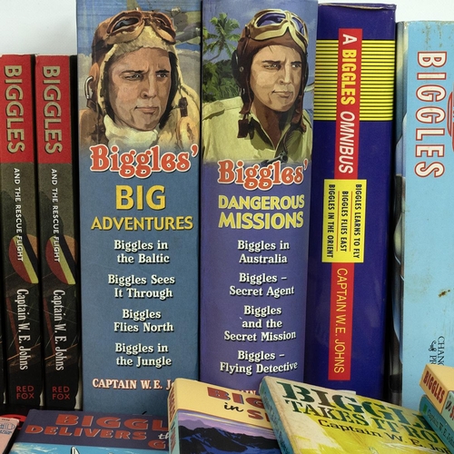 285 - Captain W.E.Johns Biggles collection of 102 paper backs (dating from the 1970's and later), 3 hardba... 