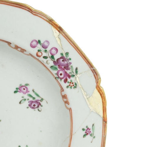 98 - FOUR CHINESE FAMILLE ROSE ITEMS, 18TH CENTURYChinese famille rose porcelain collection comprising: P... 