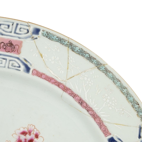 98 - FOUR CHINESE FAMILLE ROSE ITEMS, 18TH CENTURYChinese famille rose porcelain collection comprising: P... 