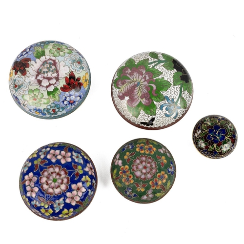 341 - A COLLECTION OF 28 PIECES OF ORIENTAL CLOISONNE WARETo include various small boxes, vases and teapot... 