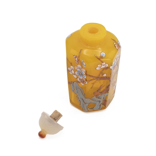 197 - A CHINESE GLASS SNUFF BOTTLE, QING DYNASTYOf hexagonal shape, painted polychrome peach blossoms and ... 