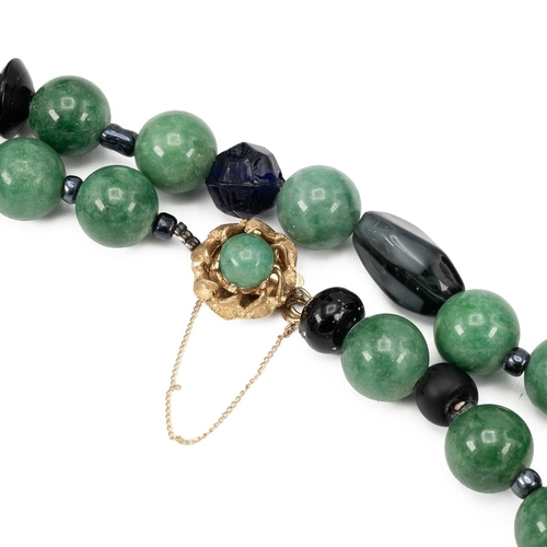 101 - Chinese hardstone necklace, possibly dyed jade, each bead of spherical form, with 14k marked clasp, ... 