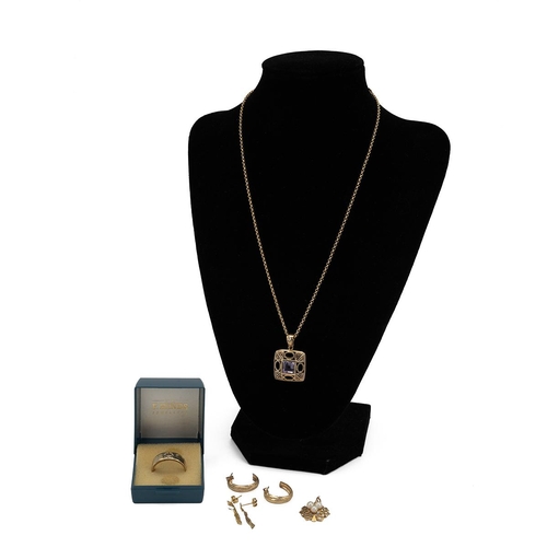 123 - Collection of 9ct gold jewellery, including gem set pendant and chain, pendant and wedding band, and... 