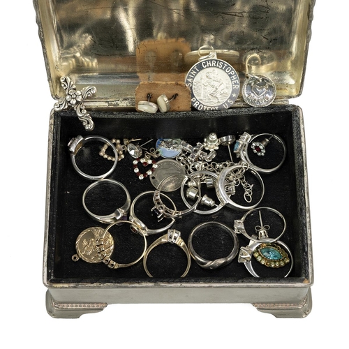 238 - Collection of jewellery to include: a yellow metal solitaire ring marked 14k and XRF tested to be 14... 