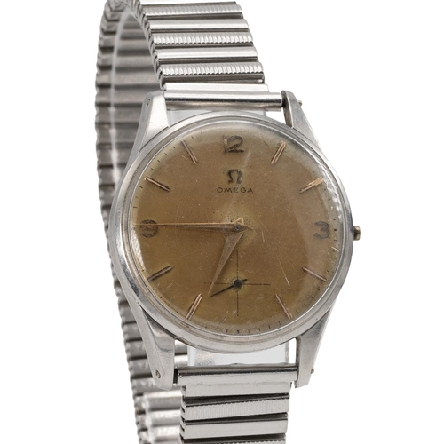 246 - Omega vintage gents wristwatch, 35mm case, stainless steel, with gold tone face, gold tone hour mark... 