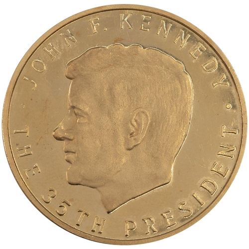 258 - United States, 1963 John F Kennedy gold medal. Obverse: JFK, left, 'JOHN F. KENNEDY' above with 'THE... 