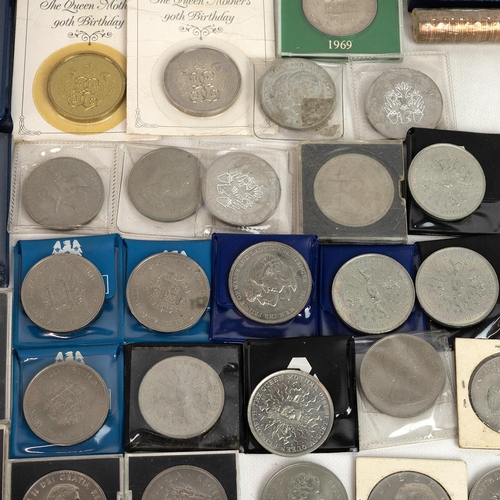 73 - Collection of pre-decimal coinage including 1,050g of silver currency, made up of 830g of pre-1947 5... 