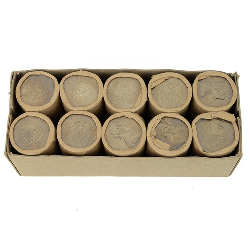 91 - Coins: Commemorative Crowns as Supplied to the bank 1972 (box of 200); 4 x QEII Commemorative crowns... 