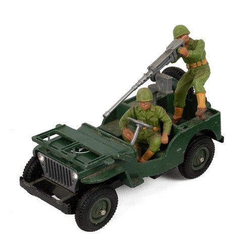 380 - Dinky Toy Military vehicles. Some boxed- 661 Recovery Tractor, 689 Medium Artillery Tractor, 621 3-T... 