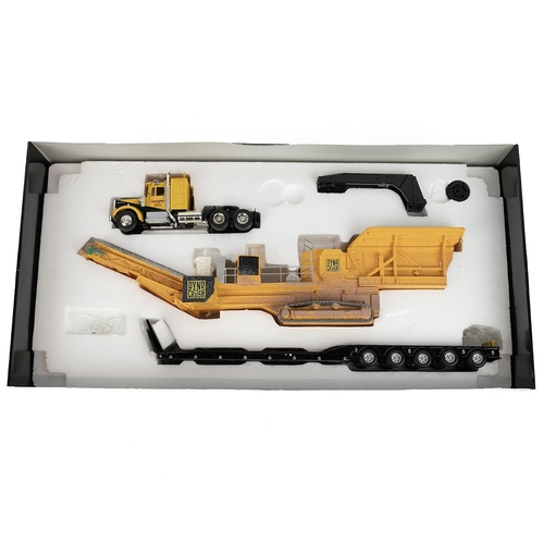 387 - Boxed Corgi Toy Heavy Haulers 'Kenworth W925 with King Trailor and Rock Crusher Load', 1:50 scale li... 