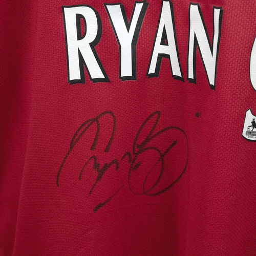 401 - Manchester United, signed by Ryan Giggs, size XL and with original tags.