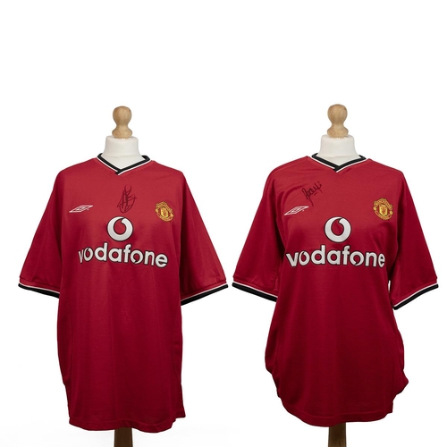 402 - Manchester United signed football shirts - Veron and one other signed football shirt.2nd signature i... 