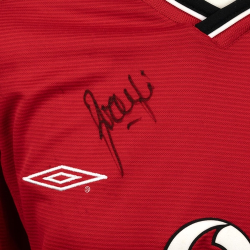 402 - Manchester United signed football shirts - Veron and one other signed football shirt.2nd signature i... 