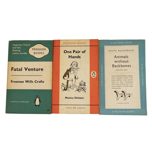 425 - Large collection (over 100) Penguin Classics and other paperbacks including Pelican. (Over 120 in to... 