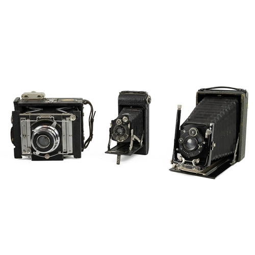 457 - Group of vintage plate cameras- Voightlander Press camera with Ross Synchro-compur-P lens; Midg No.1... 