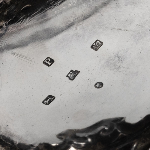 212 - Silver coffee pot with ivory rings, melon finial, acanthus and floral decoration to the body. With p... 