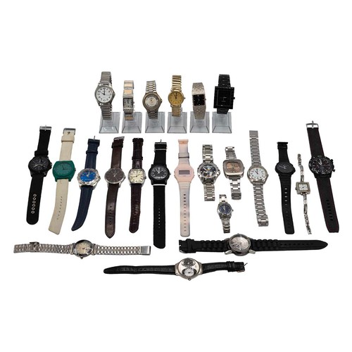 19 - Quantity of mixed quartz watches. Including: Legra Valencia, RB, KL, Geneva, Capitano Marino, Great ... 