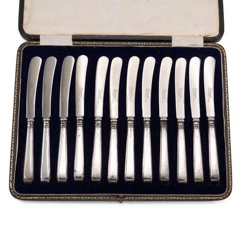 25 - Boxed set of 12 butter knives with hallmarked silver handles for Sheffield c1919. In fitted case.