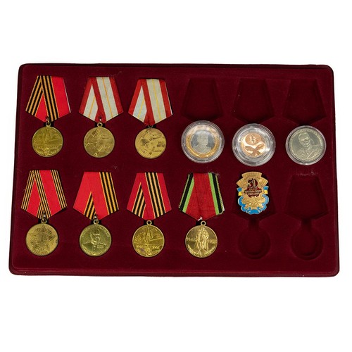 68 - 8 x Soviet / Russian commemorative medals/ badges including: 50 years liberation of Ukraine badge; 6... 