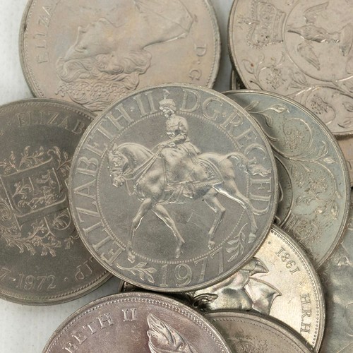 33 - UK and world coinage to include 425 grams of pre-1947 50% silver, commemorative crowns and an SS Can... 