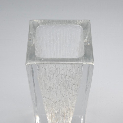 118 - A Daum square glass vase with bark tapering effect to the interior. Etched mark 'Daum France' to sid... 