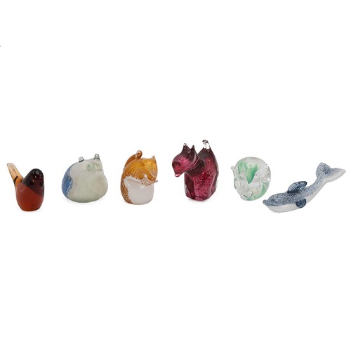 121 - Glass figurines to include: Gozo dolphin (inscribed and with paper label); Wedgwood Scotty Dog and b... 